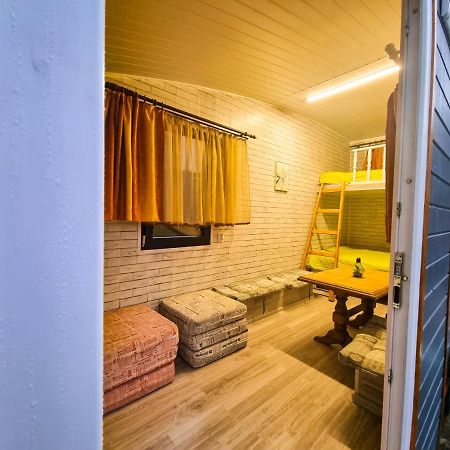 Tiny Houses In The Garden Campulung Moldovenesc Exterior photo